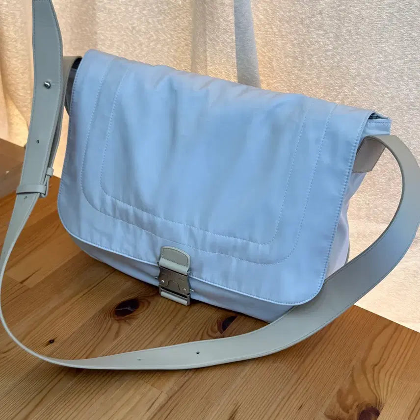 [BUNJANG] Matinkim Big Buckle Crossbody Bag / 마뗑킴 빅 버클 가방 여성 크로스백