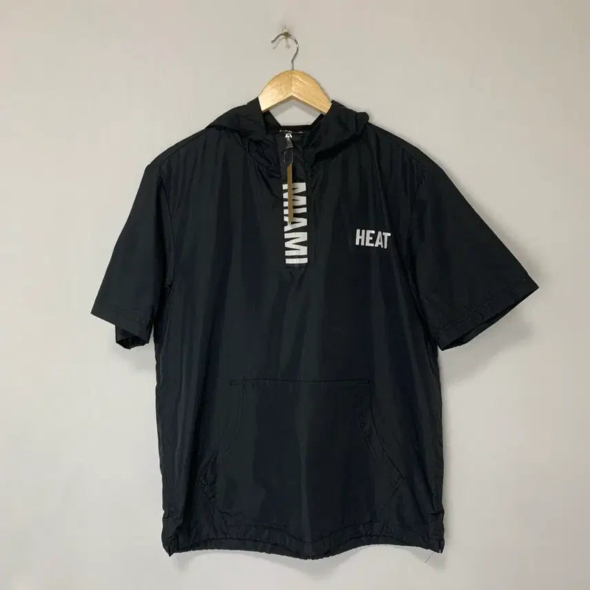 [BUNJANG] NBA Miami Printing Hood Anorak Half Zip Windbreaker Short Sleeve Shirt / NBA MIAMI 프린팅 후드 아노락 반집업 바람막이 재질 반팔 L