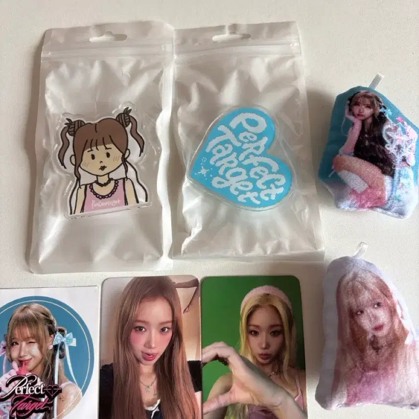 [BUNJANG] Choi Yoojung Fanmeeting Official Goods Bundle Cushion Keyring, Grip Talk, Photocard Set / 최유정 공방 역조공 일괄 양도 쿠션키링 그립톡 포카