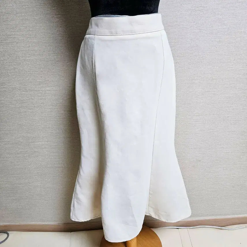 [BUNJANG] Tulip Mermaid Banding Long Skirt Ivory Size M / [새상품] 튤립 머메이드 밴딩 롱스커트 m사이즈 아이보리