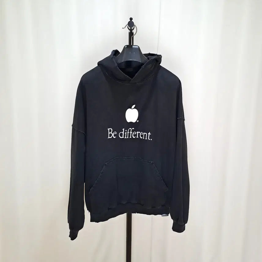 [BUNJANG] Balenciaga Korean Tag Apple Hoodie 'Be Different' / (택포) 발렌시아가 한글탭 애플 후디 be different 2 C172
