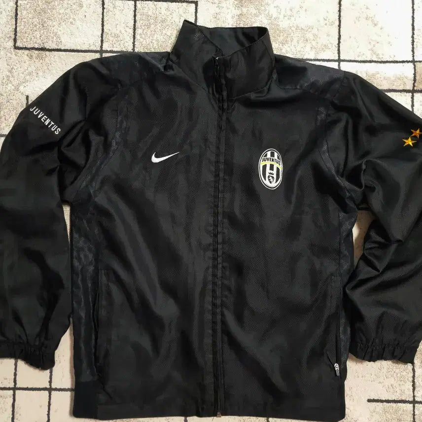[BUNJANG] Nike Juventus 2009-2010 Windbreaker Jacket - Size M / [희귀매물]09-10 나이키 유벤투스 윈드브레이커 바람막이 사이즈 M