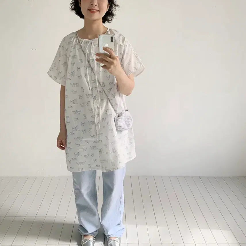 [BUNJANG] Oversleeping Cat Pattern Short Sleeve Dress Blouse / 오버슬리핑제작/고양이 패턴 반팔 원피스블라우스