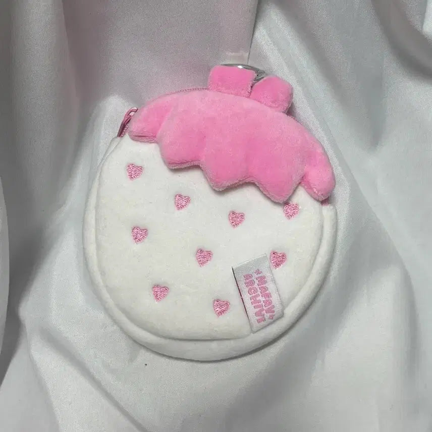 [BUNJANG] Canmake My Favorite Archive Strawberry Pouch / 캔메이크 마페아 콜라보 딸기 파우치 마이페이브아카이브