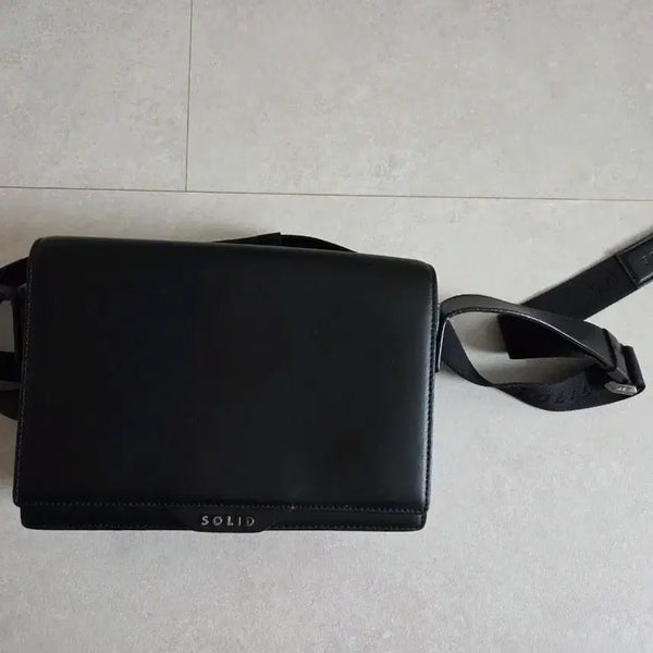 [BUNJANG] Solid Homme Logo Cross Bag / 솔리드옴므 로고 크로스백
