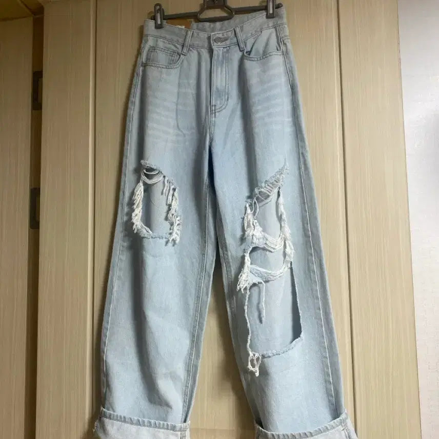 [BUNJANG] Wide Leg Ripped Jeans / 새상품 와이드 찢청바지 청바지