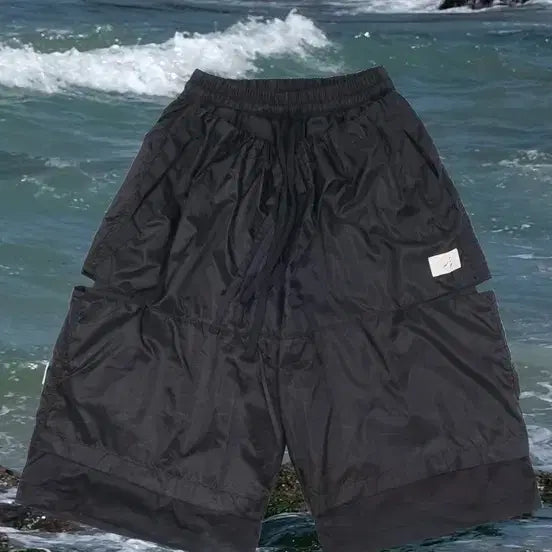 [BUNJANG] Newchiefchic DP Rare Bermuda Shorts / 뉴치프시크 dp 레어어드 버뮤다