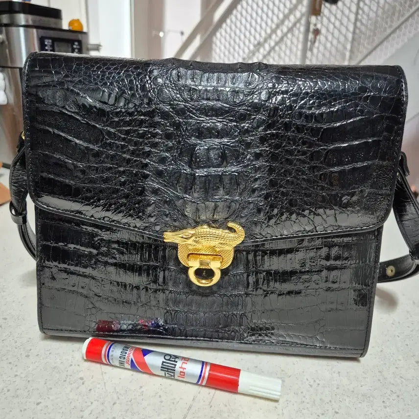 [BUNJANG] Genuine Crocodile Leather Shoulder Bag / 악어가죽백