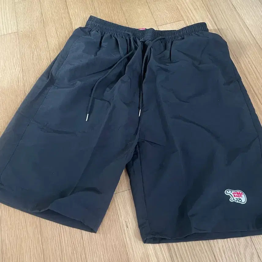 [BUNJANG] Human Made Black Logo Embroidered Shorts / 휴먼메이드 반바지