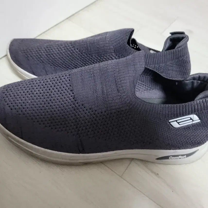 [BUNJANG] Knit Slip-on Walking Shoes / 제목: [사이즈 44 / 275~280] 가볍고 편안한 니트 슬립온이에