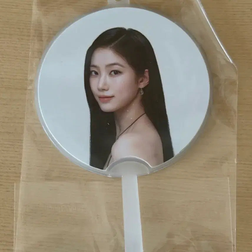 [BUNJANG] LE SSERAFIM Kazuha Mini Image Picket / 르세라핌 미니 이미지 피켓 카즈하