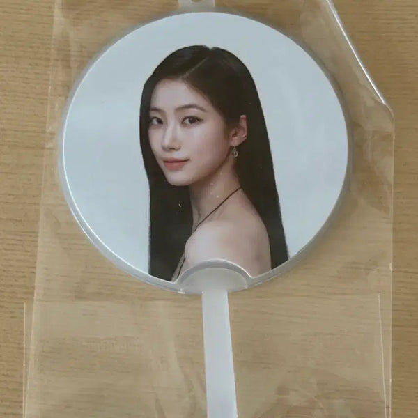 [BUNJANG] LE SSERAFIM Kazuha Mini Image Picket / 르세라핌 미니 이미지 피켓 카즈하