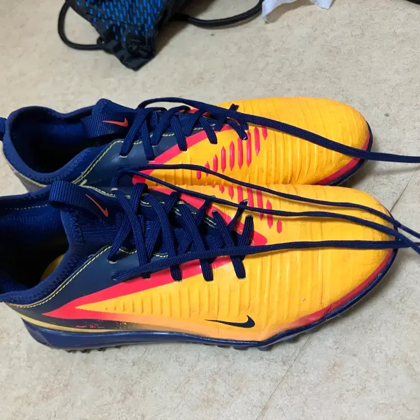 [BUNJANG] Nike Phantom 6 Academy Low TF Soccer Cleats / 나이키 풋살화 팬텀6 로우 아카데미 230