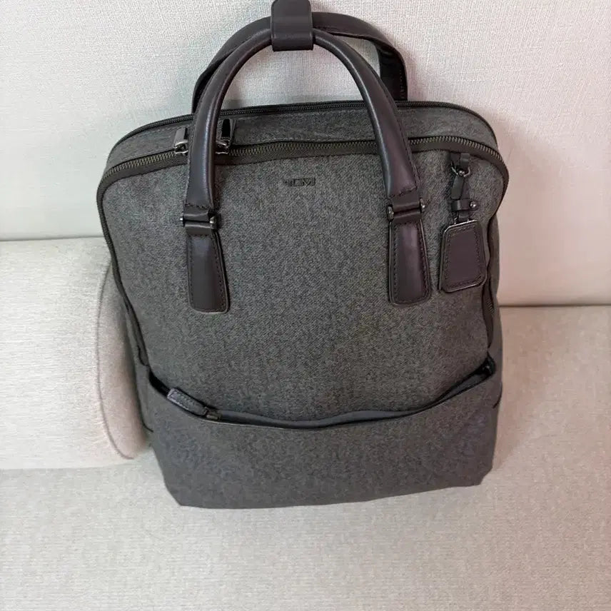[BUNJANG] Tumi Sinclair 2-Way Canvas Leather Tote/Backpack / 투미 고급라인 싱클레어 캔버스 레더 2웨이 토트.백팩 판매합니다.