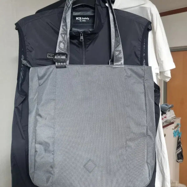 [BUNJANG] American Tourister Jordi Tote Bag Silver / (새 가방 수준)아메리칸 투어리스터 조르디 토트백 실버