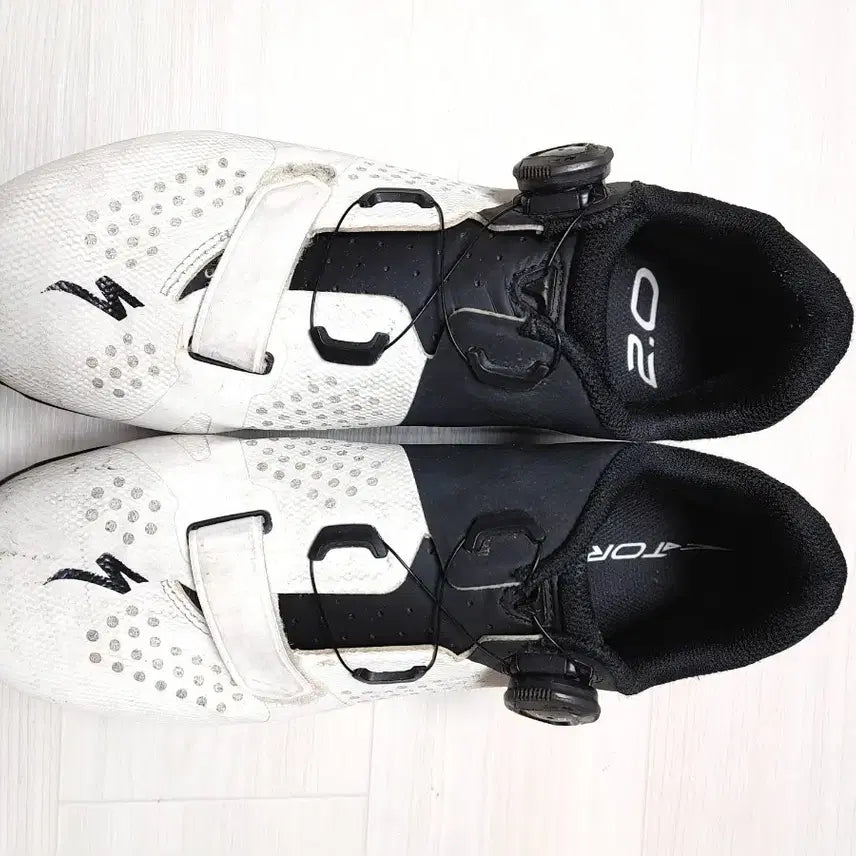 [BUNJANG] Specialized Torch 2.0 Road Cycling Shoes with Shimano Cleats (Size 41) / 스페셜라이즈드 토치2.0클릿 슈즈+시마노 클릿41사이즈 팝니다.택포6.8