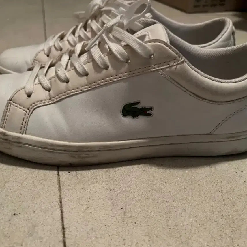 [BUNJANG] Lacoste Leather White Sneakers UK 6.5 / [정품] 라코스테 가죽 흰색 스니커즈 UK 6.5 (5회 미만 착용/상태