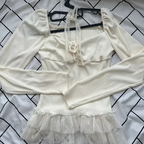 [BUNJANG] Flower Ribbon Lace Shirring Blouse / 블라우스