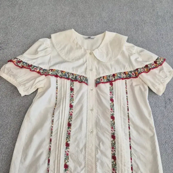 [BUNJANG] Jannabi Floral Pattern Blouse / 자닛 헤이즈  재즈)플로럴 패턴 블라우스