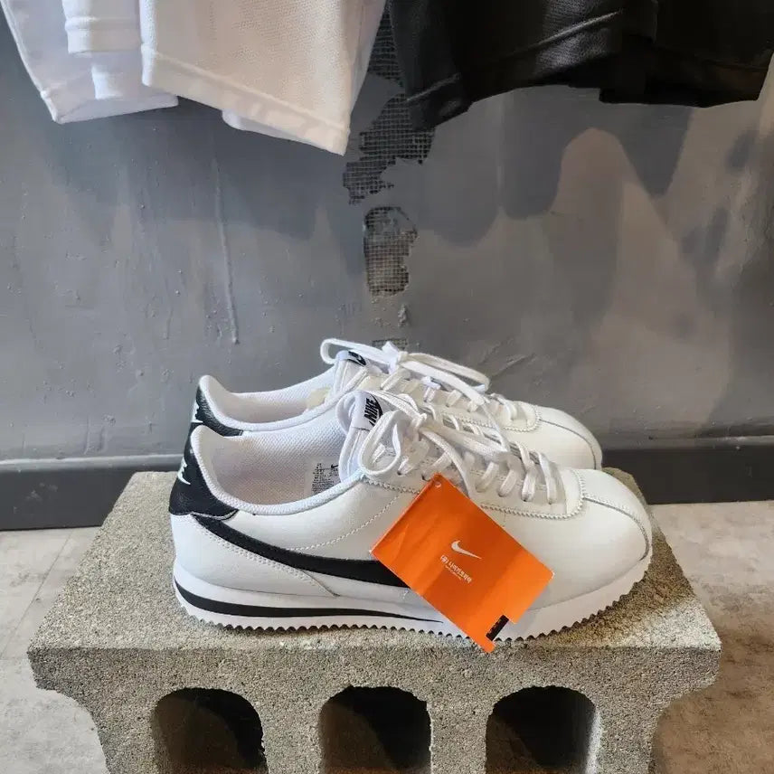 [BUNJANG] Nike Cortez Shoes / 나이키코르테즈 새상품(275)