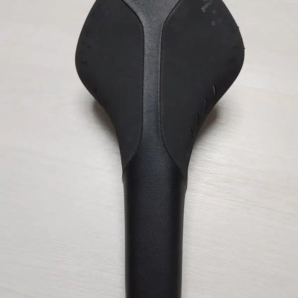 [BUNJANG] FIZIK Antares R7 Saddle + Rockbros Taillight Bundle / 피직(FIZIK) 안타레스 R7 안장 + 락브로스 후미등 일괄로 팝니다.