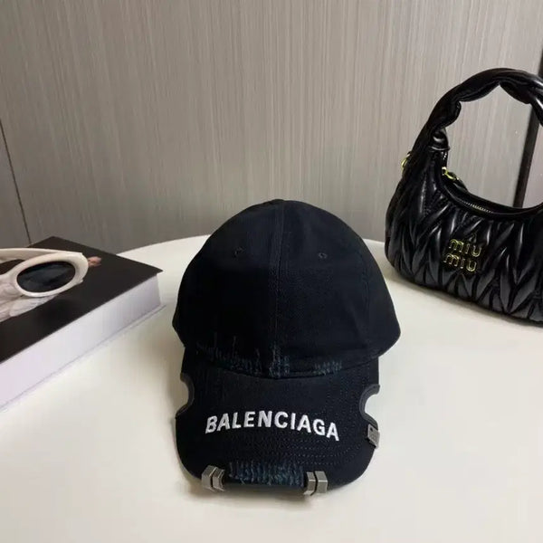 [BUNJANG] Balenciaga Embroidered Logo Baseball Cap / 깔끔한 발렌시아가 자수 야구캡 청년 아피시룩 여행용 남녀 겸용 모자