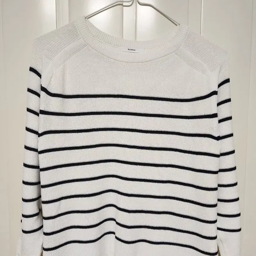 [BUNJANG] Blossom Stripe Knit Top / 블로썸 스트라이프 니트