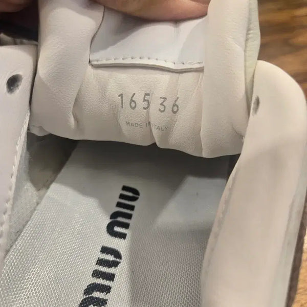 [BUNJANG] Miu Miu White Sneakers with Brown Laces / 미우미우 스니커즈 화이트