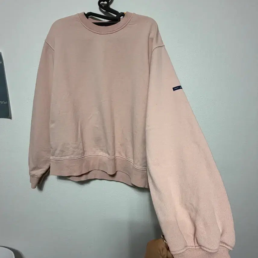 [BUNJANG] Saint James Logo Patch Crewneck Sweatshirt / 세인트 제임스 맨투맨 핑크