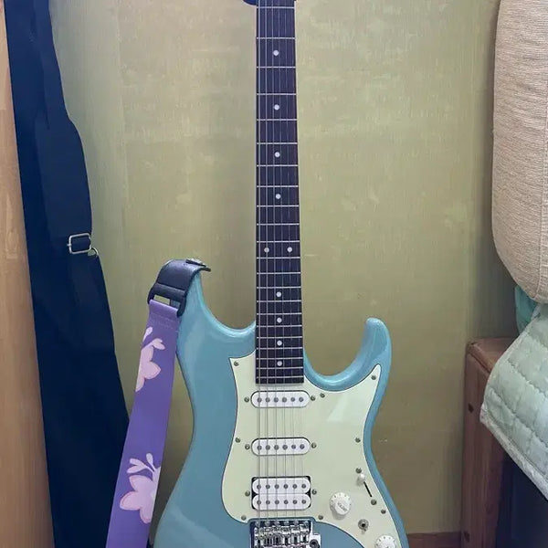 [BUNJANG] Ibanez AZES40 Electric Guitar with Stand and Cable / 아이바네즈 AZES40 일렉기타 + 거치대 + 케이블(별도)