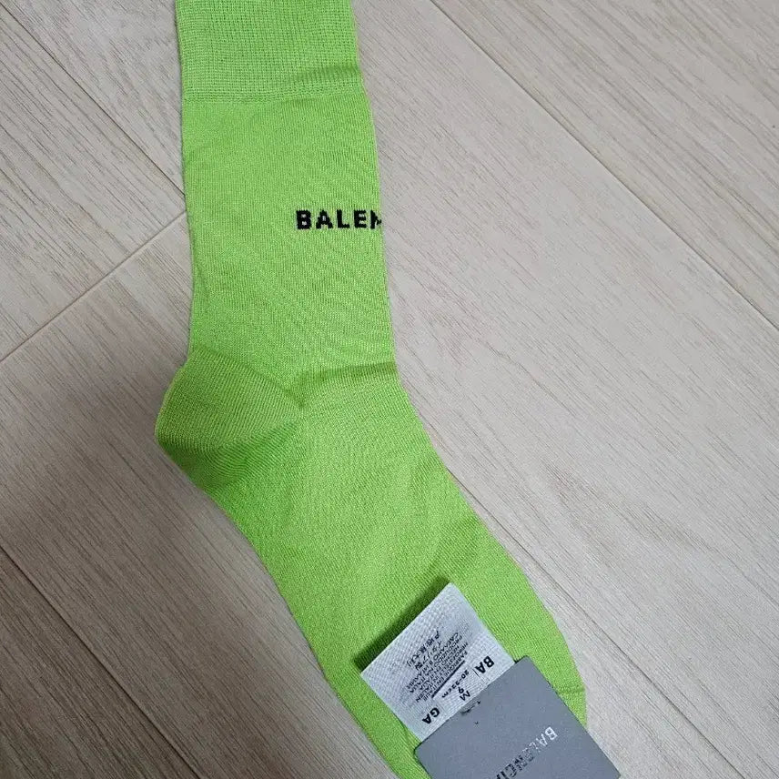 [BUNJANG] Balenciaga Lime Green Logo Socks M / 발렌시아가 양말