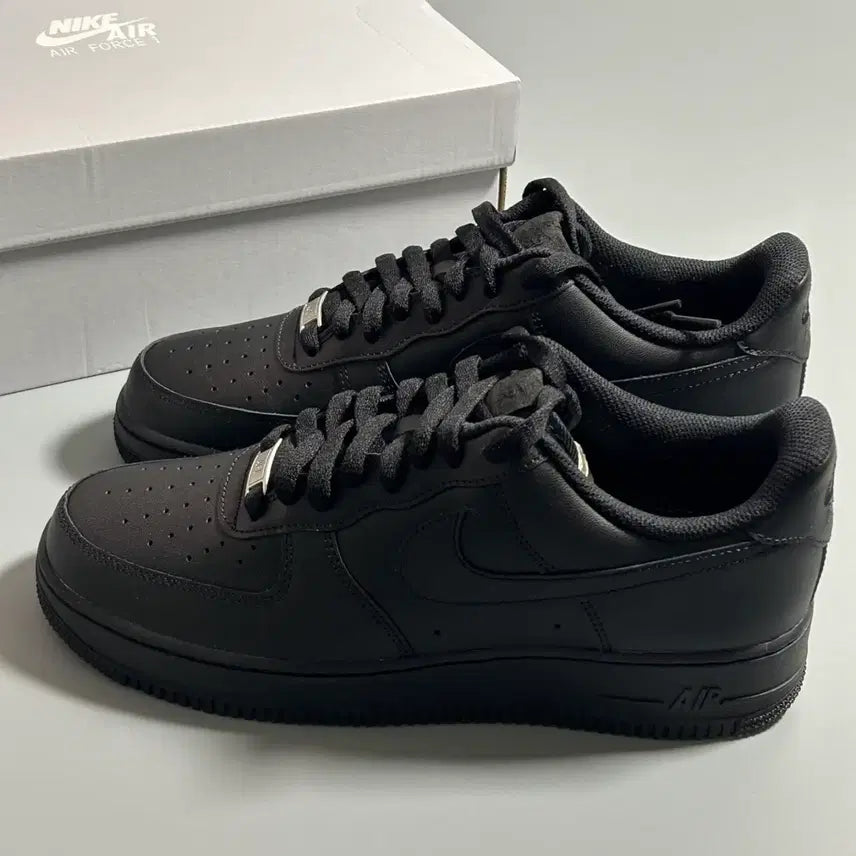 [BUNJANG] Nike Air Force 1 Black Leather Sneakers / 나이키 AF1 블랙 레더 스니커즈