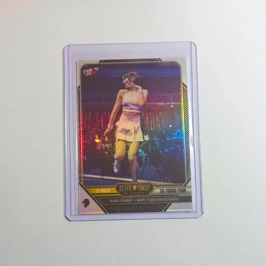 [BUNJANG] Black Combat Park So-young Cheerleader Chrome Photocard / 블랙컴뱃 박소영 치어리더 크롬 카드