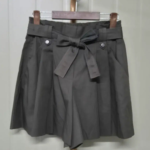 [BUNJANG] SJ Khaki Pintuck Shorts Ribbon Detail / SJ SJ 카키색 핀턱 반바지