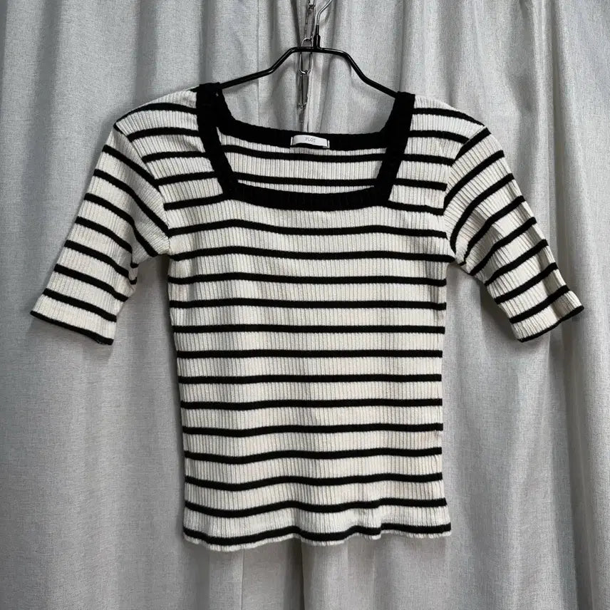 [BUNJANG] PLOT Women's Striped Square Neck Cropped Knit Top / PLOT 여성 크롭 단가라 스퀘어넥 반팔 니트 S