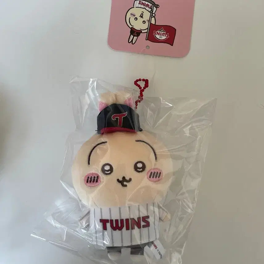 [BUNJANG] LG Twins Usagi Uniform Keychain New / LG트윈스 우사기 키링 새상품