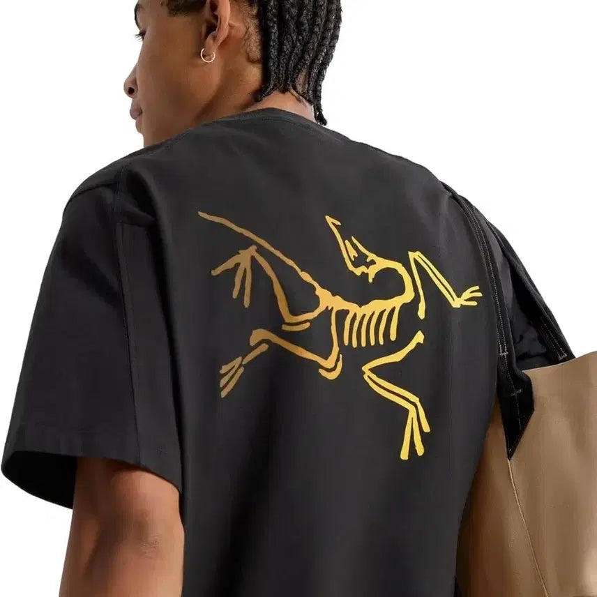 [BUNJANG] Arc'teryx Black Logo T-Shirt / 아크테릭스 반팔티 블랙 골드 아크테릭스 로고 새상품