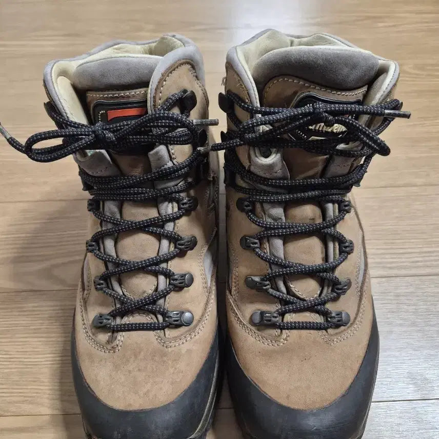 [BUNJANG] Zamberlan Gore-Tex Leather Hiking Boots / 잠발란 고어텍스 가죽 등산화 트레킹화