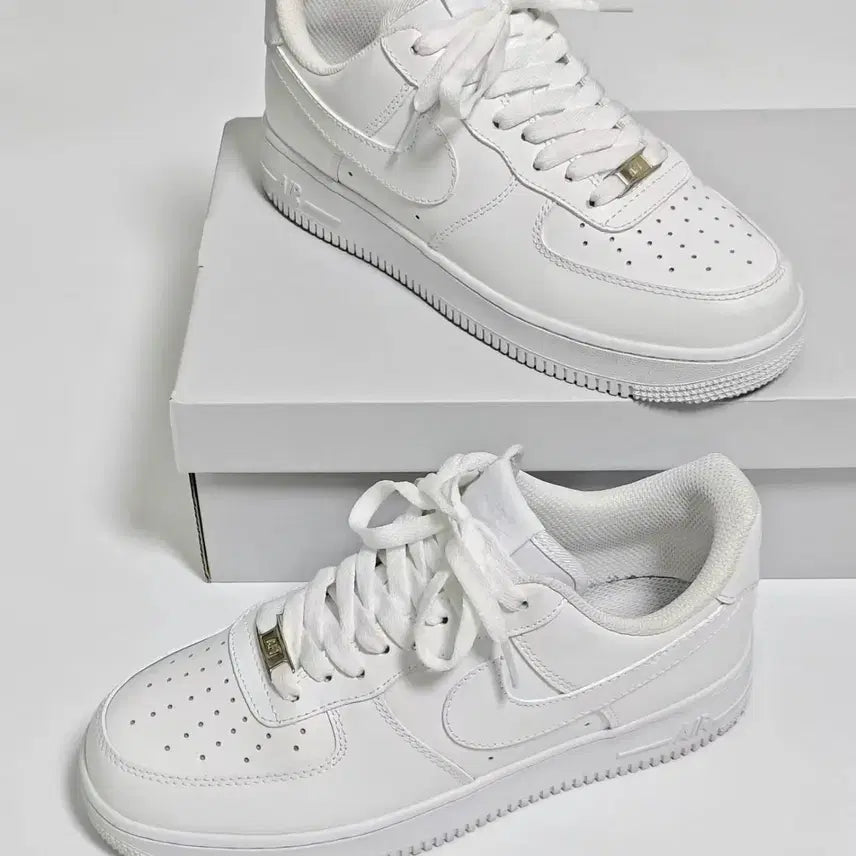 [BUNJANG] Nike Air Force 1 '07 'Triple White' Sneakers / 나이키 에어포스1 화이트 정품 AF1 올백 스니커즈