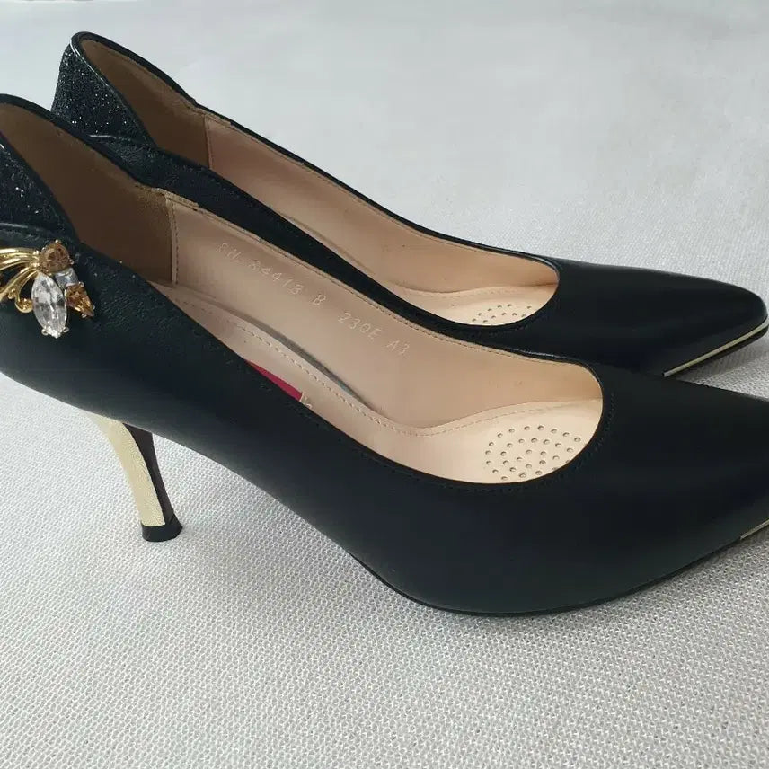 [BUNJANG] BekaChino Black Cubic Embellished Pumps Heel / 베카치노 블랙 큐빅 장식 펌프스 힐 230