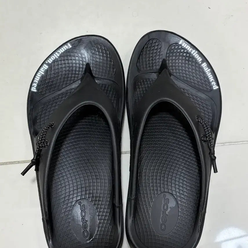 [BUNJANG] OOFOS Unamedited Slides (Size 260) / 우포스 언어펙티드 쪼리(260)