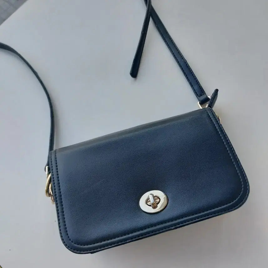 [BUNJANG] Saint Scott Mini Crossbody Bag Black / 세인트스코트 미니 크로스바디백 블랙