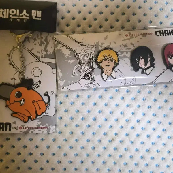[BUNJANG] Chainsaw Man Cinema Lucky Draw Metal Badge & Pochita Keychain Bundle Set / 체인소맨 롯데시네마 굿즈 일괄(금속뱃지, 포치타키링)
