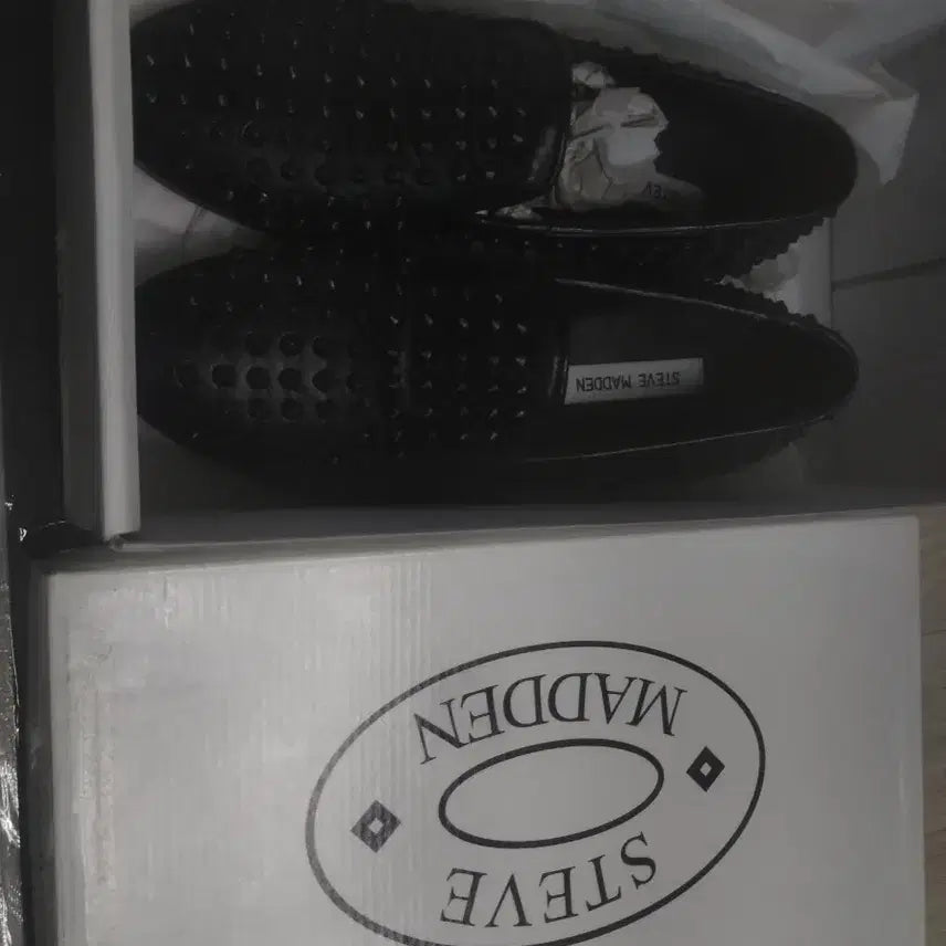 [BUNJANG] Steve Madden Black Studded Loafers / 스티브매든 블랙 스터드 로퍼