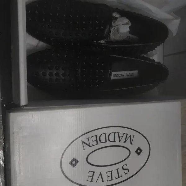 [BUNJANG] Steve Madden Black Studded Loafers / 스티브매든 블랙 스터드 로퍼