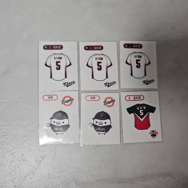 [BUNJANG] KBO Baseball Stickers - Hanwha Suri, Kia Kim Do-young, National Team Kim Do-young / KBO 띠부씰 한화 수리, 기아 김도영 유니폼, 국대 김도영 유니폼