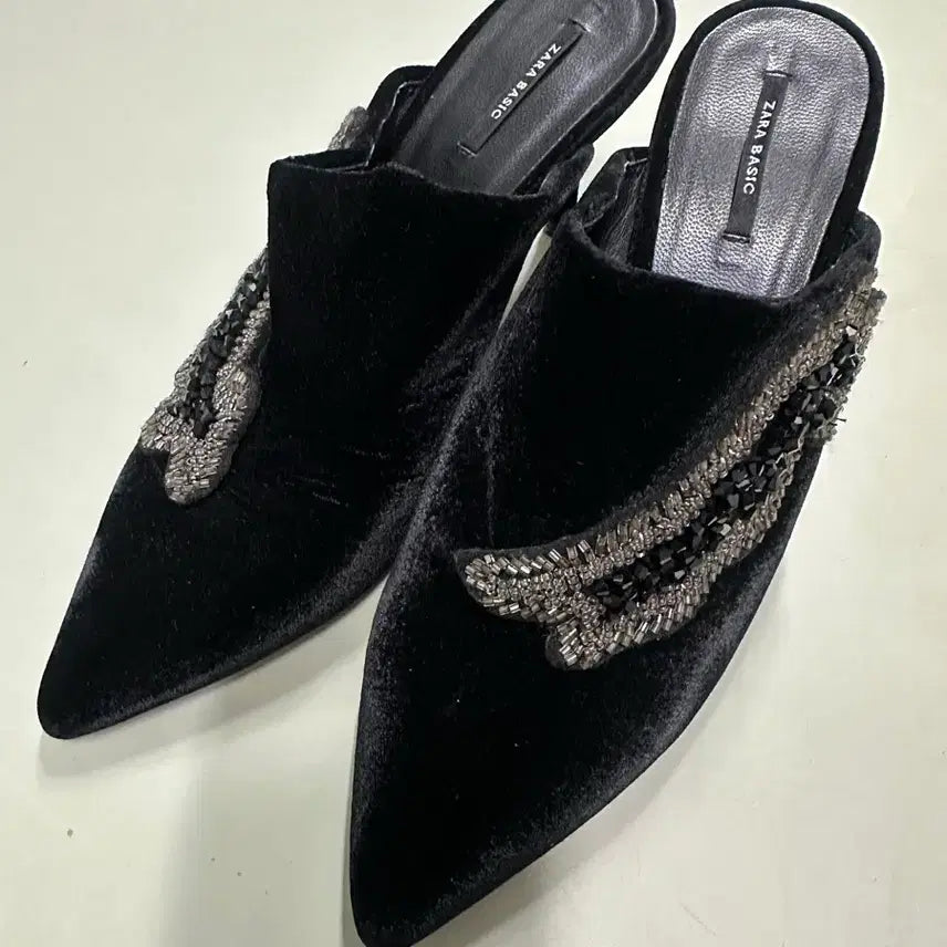 [BUNJANG] ZARA BASIC Black Velvet Mules - Size 38 (US 7.5-8) / 자라벨벳뮬슬리퍼