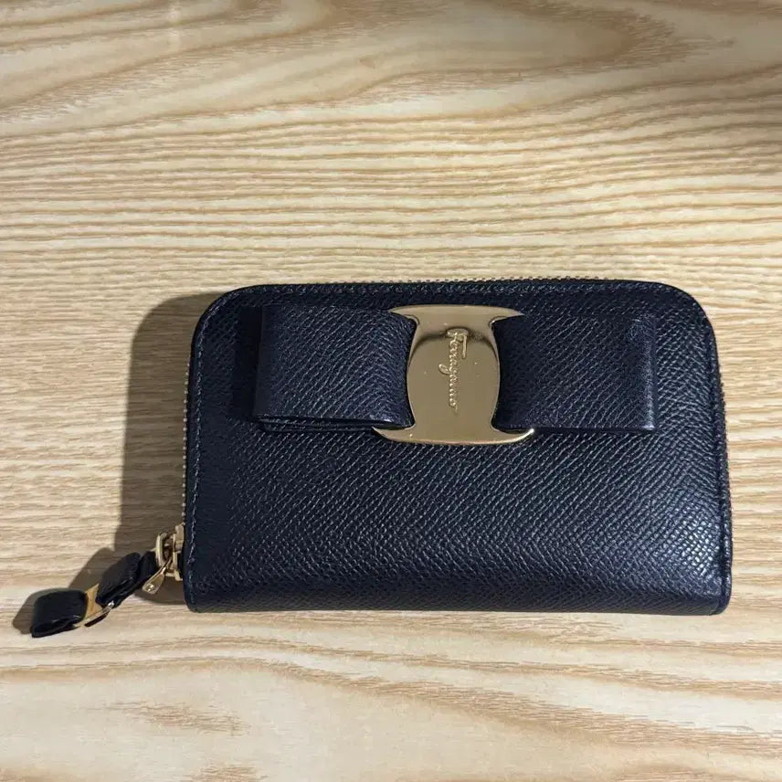 [BUNJANG] Salvatore Ferragamo Vara Bow Zipper Wallet / 페라가모 바라보우 지퍼 반지갑