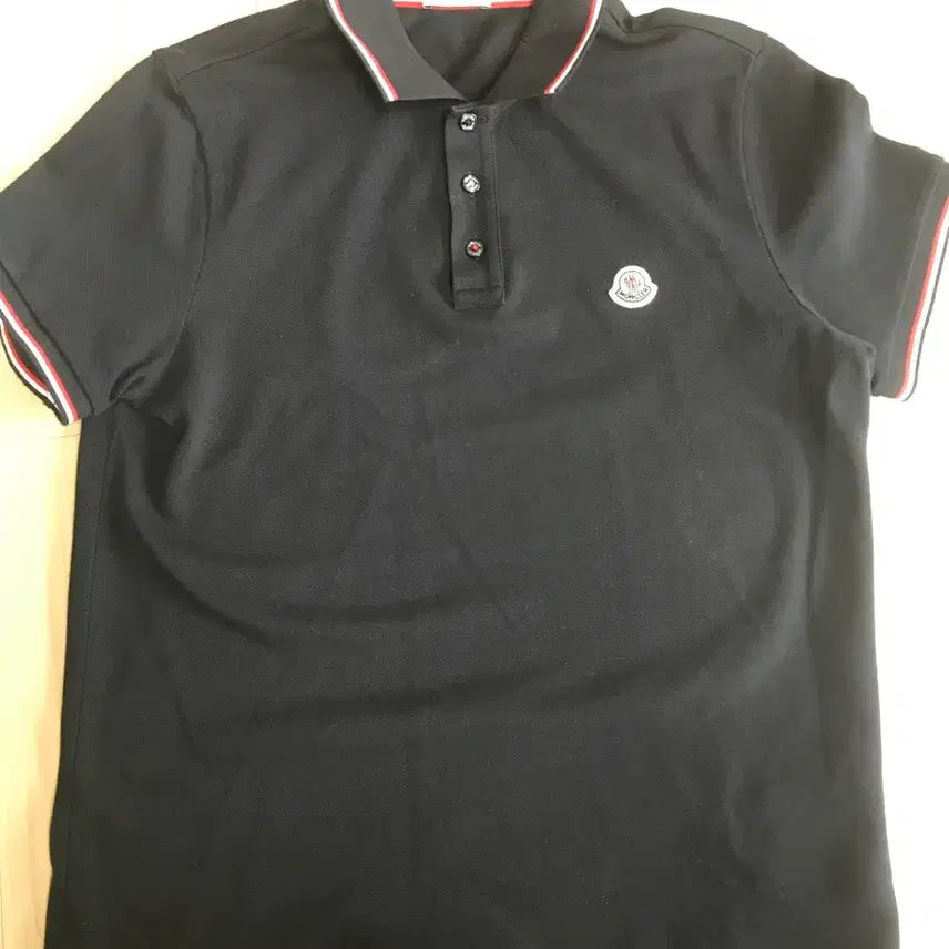 [BUNJANG] Moncler Black Collar T-shirt / 몽클레어 반팔 카라티 블랙
