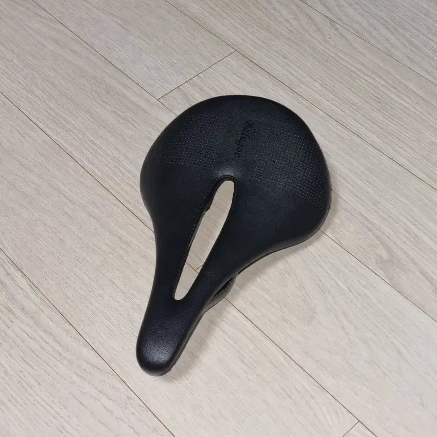 [BUNJANG] Balugo Carbon Saddle / 발루고 카본안장! 개급처 픽시[쓰나미,엔진11,콘스탄틴,위아위스,트랙차]